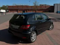 Używany Mercedes B200 193 KM (141 kW) 2011 Czarny Minivan