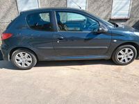 Gebraucht Peugeot 206+ 60 PS (44 kW) 2010 Grau Kleinwagen