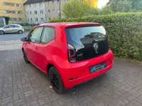 Usado VW up! move up! 60 CV (44 kW) 2018 Rojo Utilitario