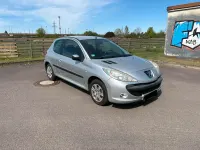 Gebraucht Peugeot 206+ 60 PS (44 kW) 2009 Grau Kleinwagen