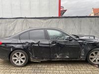 Gebraucht BMW 320 184 PS (135 kW) 2012 Schwarz Limousine