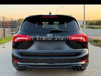 Gebraucht Ford Focus Active X 150 PS (110 kW) 2020 Schwarz Kombi