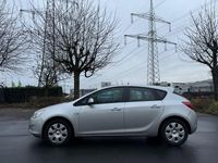 Gebraucht Opel Astra Edition 140 PS (102 kW) 2010 Silber Limousine