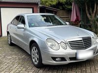 Gebraucht Mercedes E200 136 PS (100 kW) 2007 Silber Limousine
