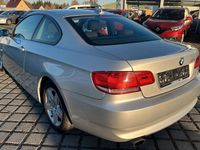 Gebraucht BMW 320 170 PS (125 kW) 2007 Silber Coupé
