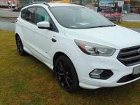 Gebraucht Ford Kuga ST-Line 182 PS (133 kW) 2017 Weiß SUV