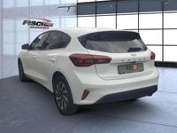 Gebraucht Ford Focus Titanium 125 PS (91 kW) 2024 Frostweiß (weiß) Limousine