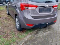 Gebraucht Hyundai ix20 90 PS (66 kW) 2011 Grau Kleinwagen