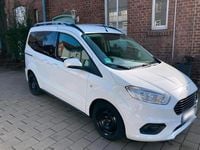 Gebraucht Ford Tourneo Courier Titanium 101 PS (74 kW) 2021 Weiß Van / Kleinbus