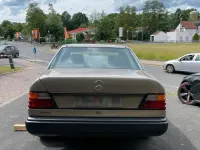 Gebraucht Mercedes E230 132 PS (97 kW) 1985 Kleinwagen