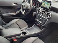 Gebraucht Mercedes A180 Urban 122 PS (89 kW) 2015 Weiß Limousine