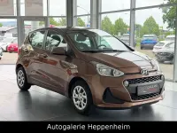 Gebraucht Hyundai i10 67 PS (49 kW) 2017 Braun Kleinwagen