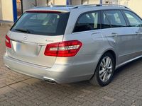 Gebraucht Mercedes E250 204 PS (150 kW) 2012 Silber Kombi