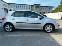 Gebraucht Toyota Auris Basis 99 PS (72 kW) 2012 Silber Limousine