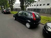 Używany Ford Fiesta 70 KM (51 kW) 2005 Niebieski Hatchback
