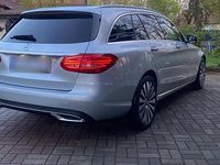 Gebraucht Mercedes C220 194 PS (142 kW) 2019 Silber Kombi