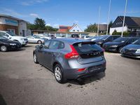 Gebraucht Volvo V40 Kinetic 150 PS (110 kW) 2016 Osmium grey / metallic Kombi