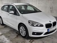 Gebraucht BMW 216 116 PS (85 kW) 2016 Weiß Van / Kleinbus
