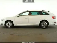 Gebraucht Skoda Superb Style 150 PS (110 kW) 2022 Moonweiss metallic Kombi