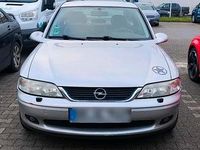 Gebraucht Opel Vectra 136 PS (100 kW) 1999 Silber Limousine