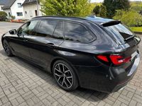 gebraucht BMW 530 d xDrive Tour., AHK, Pano, StdHz, Laser, HUD