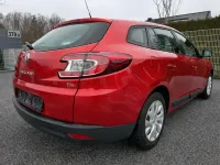 Gebraucht Renault Mégane GrandTour Authentique 116 PS (85 kW) 2016 Rot Kombi