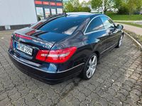 Second-hand Mercedes E250 204 CP (150 kW) 2010 Albastru Coupe