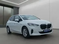 Gebraucht BMW 225 Active Tourer 245 PS (180 kW) 2022 Weiß Van / Kleinbus
