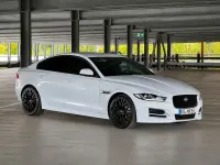 Gebraucht Jaguar XE R-Sport 180 PS (132 kW) 2015 Weiß Limousine