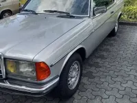 Gebraucht Mercedes 230 136 PS (100 kW) 1981 Silber Coupé