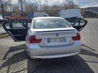 Gebraucht BMW 318 129 PS (94 kW) 2007 Silber Limousine