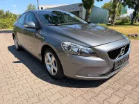 Gebraucht Volvo V40 Kinetic 120 PS (88 kW) 2016 Grau Limousine