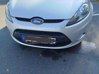 Gebraucht Ford Fiesta Ambiente 60 PS (44 kW) 2008 Silber Limousine