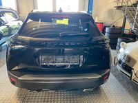 Neu Peugeot 2008 Allure 136 PS (100 kW) 2025 Schwarz SUV