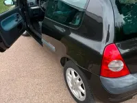 Gebraucht Renault Clio 75 PS (55 kW) 2005 Schwarz Kleinwagen