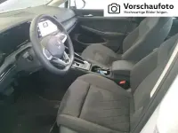 Gebraucht VW Golf VIII Style 190 PS (139 kW) 2024 Weiß Kombi
