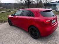 Gebraucht Mercedes A200 156 PS (114 kW) 2012 Rot Limousine