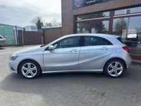 Gebraucht Mercedes A180 122 PS (89 kW) 2015 Polarsilber Limousine