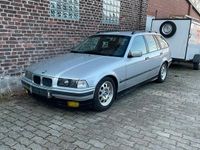 Gebraucht BMW 318 116 PS (85 kW) 1998 Silber Kombi