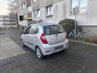 Gebraucht Hyundai i10 69 PS (50 kW) 2011 Grau Kleinwagen