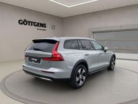 Gebraucht Volvo V60 CC Plus 197 PS (144 kW) 2024 Grau Kombi