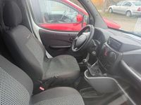 Gebraucht Fiat Doblò 75 PS (55 kW) 2009 Weiß Van / Kleinbus