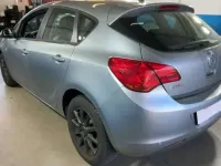 Używany Opel Astra Selection 101 KM (74 kW) 2011 Srebrny Hatchback