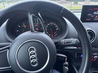 Gebraucht Audi A3 Attraction 184 PS (135 kW) 2014 Rot Limousine