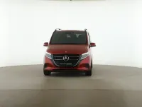 Gebraucht Mercedes V220 Style 163 PS (119 kW) 2025 Rot Van / Kleinbus
