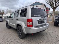 Gebraucht Jeep Cherokee 176 PS (129 kW) 2008 Silber SUV