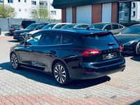 Gebraucht Ford Focus Titanium 125 PS (91 kW) 2022 Schwarz Limousine
