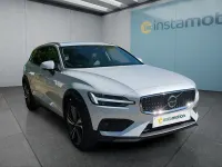 Gebraucht Volvo V60 CC 197 PS (144 kW) 2024 Weiß Kombi