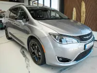 Gebraucht Chrysler Pacifica Touring 291 PS (214 kW) 2017 Grau Van / Kleinbus