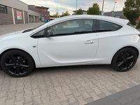 Gebraucht Opel Astra GTC 140 PS (102 kW) 2015 Weiß Coupé